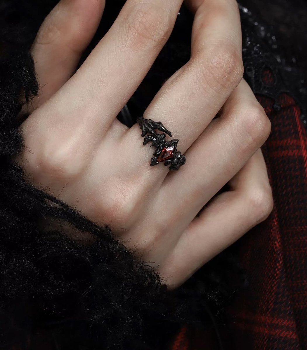 𝑷𝒉𝒚𝒓𝒆 𝑺𝒂𝒍𝒗𝒂𝒕𝒐𝒓𝒆 tweet media