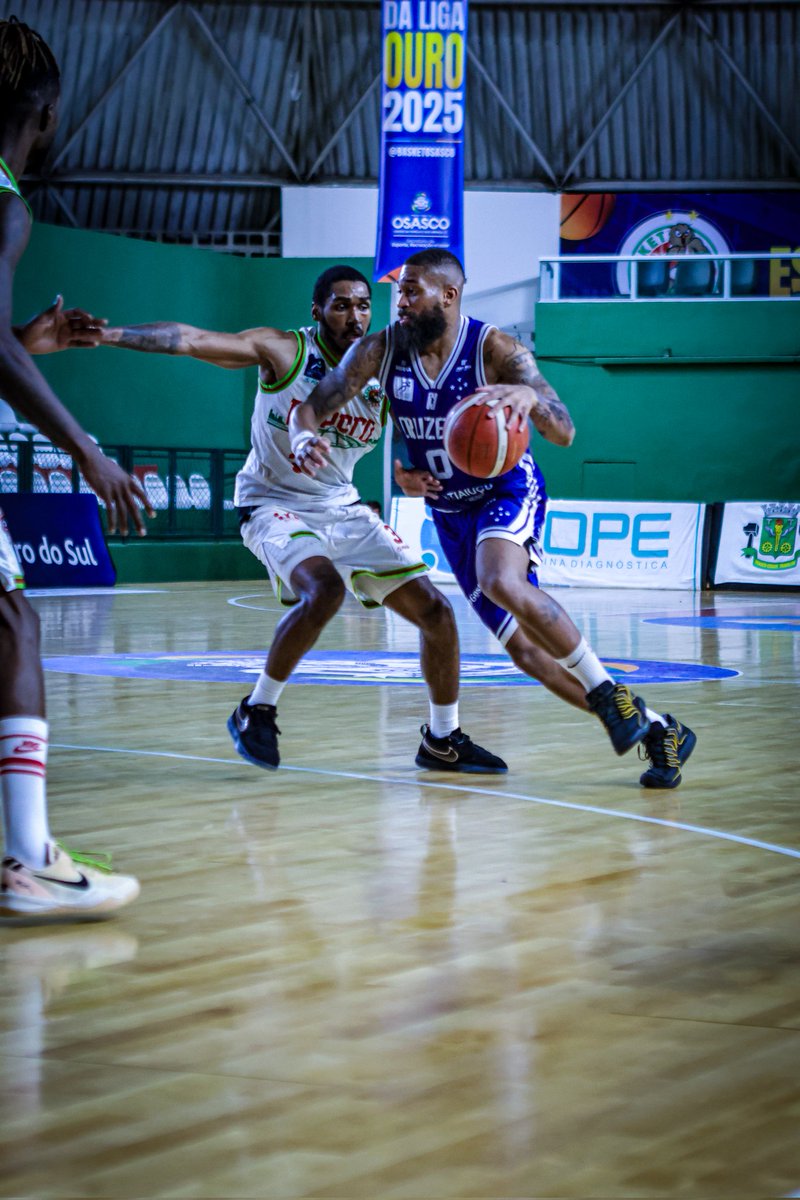 crzbasquete's tweet image. A Raposa vence a Coruja! 🦊

Confira registros exclusivos da vitória do Cruzeiro Basquete sobre o Osasco pelo NBB. 📸

#vitoria #cruzeiro #basketball #nbb