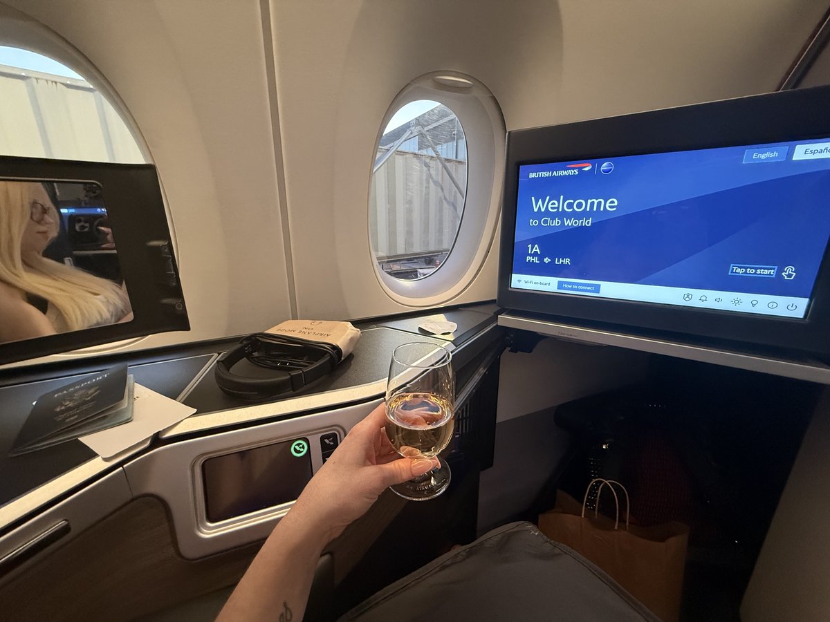 𝟒’𝟗 𝑫𝒂𝒗𝒊𝒏𝒂 𝑭𝒂𝒚𝒆𝒕𝒕𝒆 tweet media