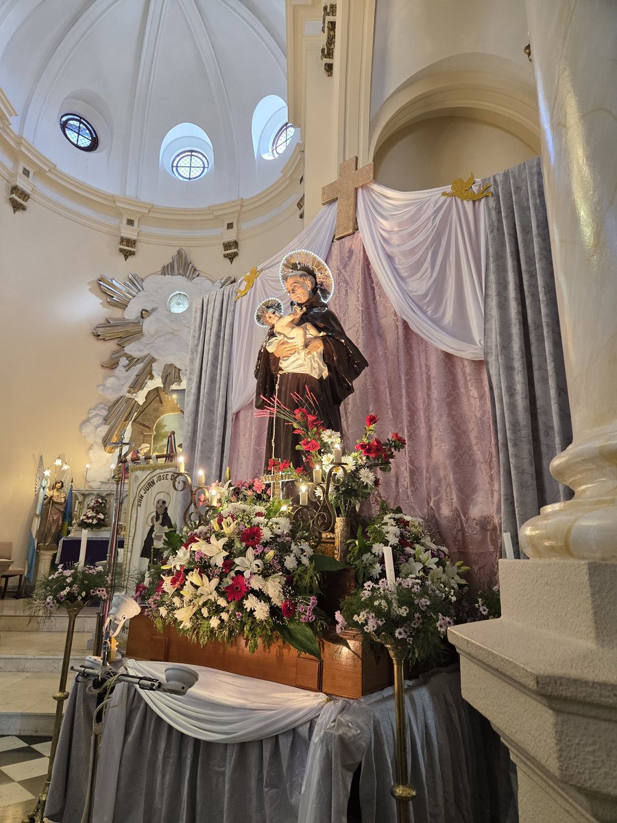 fernandorizzi1's tweet photo. El domingo asistimos a las festividades de San Juan José de la Cruz, patrono de la isla de Ischia, Italia, en la Parroquia Sagrada Familia.
Celebracion traída por los inmigrantes a nuestro Puerto y sostenida en los años.
@EducacionMGP
#patrimoniointangible
#cultura #raíces https://t.co/Z00SzBqYSL