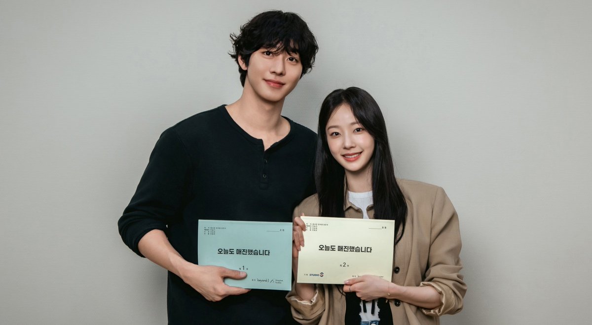 안효섭·채원빈·김범 ‘오늘도 매진했습니다’, 4월 22일 첫방 앞두고 대본리딩 공개

#안효섭 #ahnhyoseop 
#배우안효섭 
#채원빈 #김범 #고두심 
#오늘도매진했습니다 
#SBS오늘도매진했습니다 
#오늘도매진했습니다_안효섭 
⬇관련기사⬇ 
slist.kr/news/articleVi…