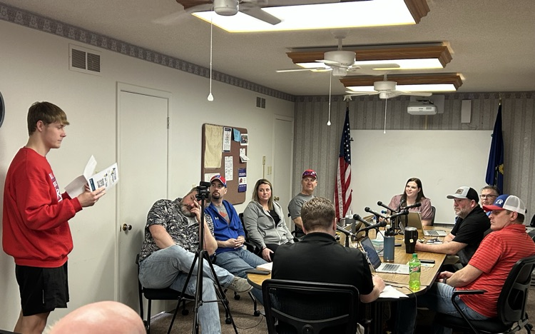 USD 415 - Hiawatha tweet media