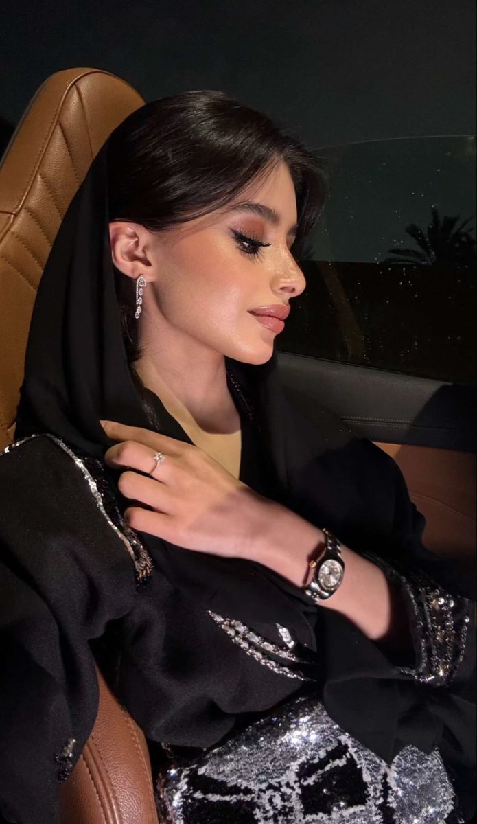 كسمك يابوبي عينك على رجول عمتك ترف وافرك 🤏🏻  شحمتك لان هاذا قدرك 😵‍💫😭