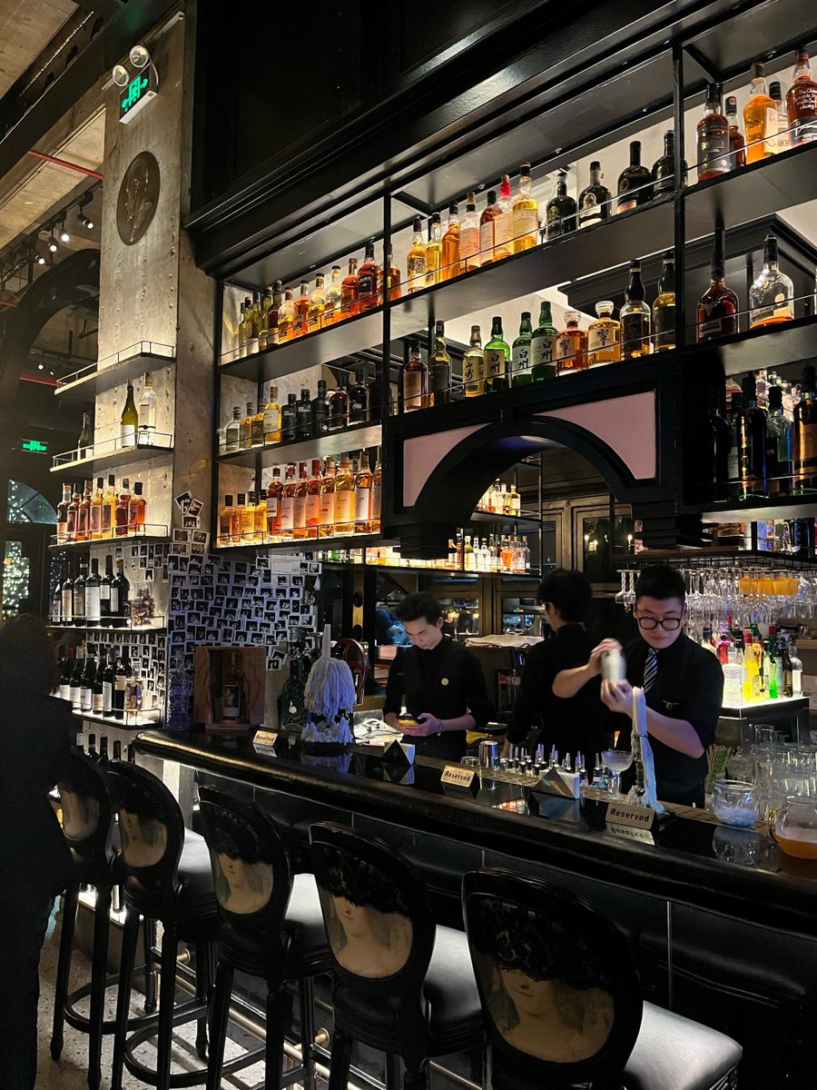 MattBsiwnu's tweet image. " Just escaped a 3hr time-loop mystery! ♂ Hidden clues, fake alibis, and a twist that made my jaw drop. Who knew solving a 1920s speakeasy murder could feel this real  Pro tip: Trust no one (not even the bartender… )  #MurderMystery #TimeLoopDrama #PlayDateVibes"