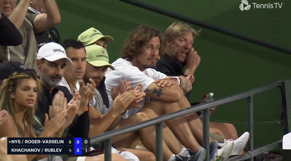 萨芬看他的眼神也太温柔了…