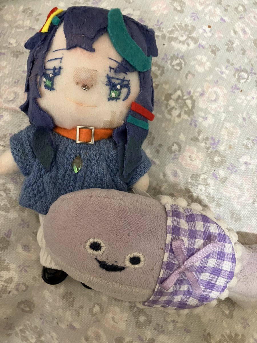 imEarth0531's tweet photo. Guppy-chan plushie and my beloved Sakabanbaspisu plushie
Are they fish-related?
#GupCore
๏ผis this tag okay?๏ผ https://t.co/Cw1UxRmpi2