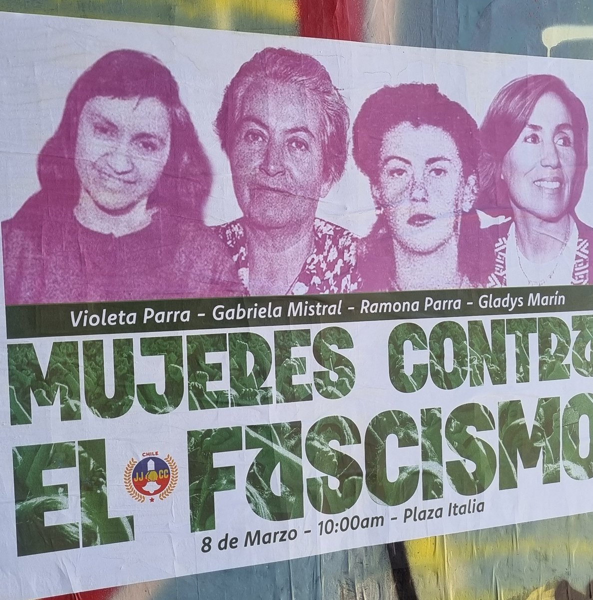 citando al amigo personal, y doctor en Literatura, la Jota dando la cacha poniendo a la poetisa, que estaría funadísima hoy en día (pero la funa retroactiva vale sólo para la deresssha)