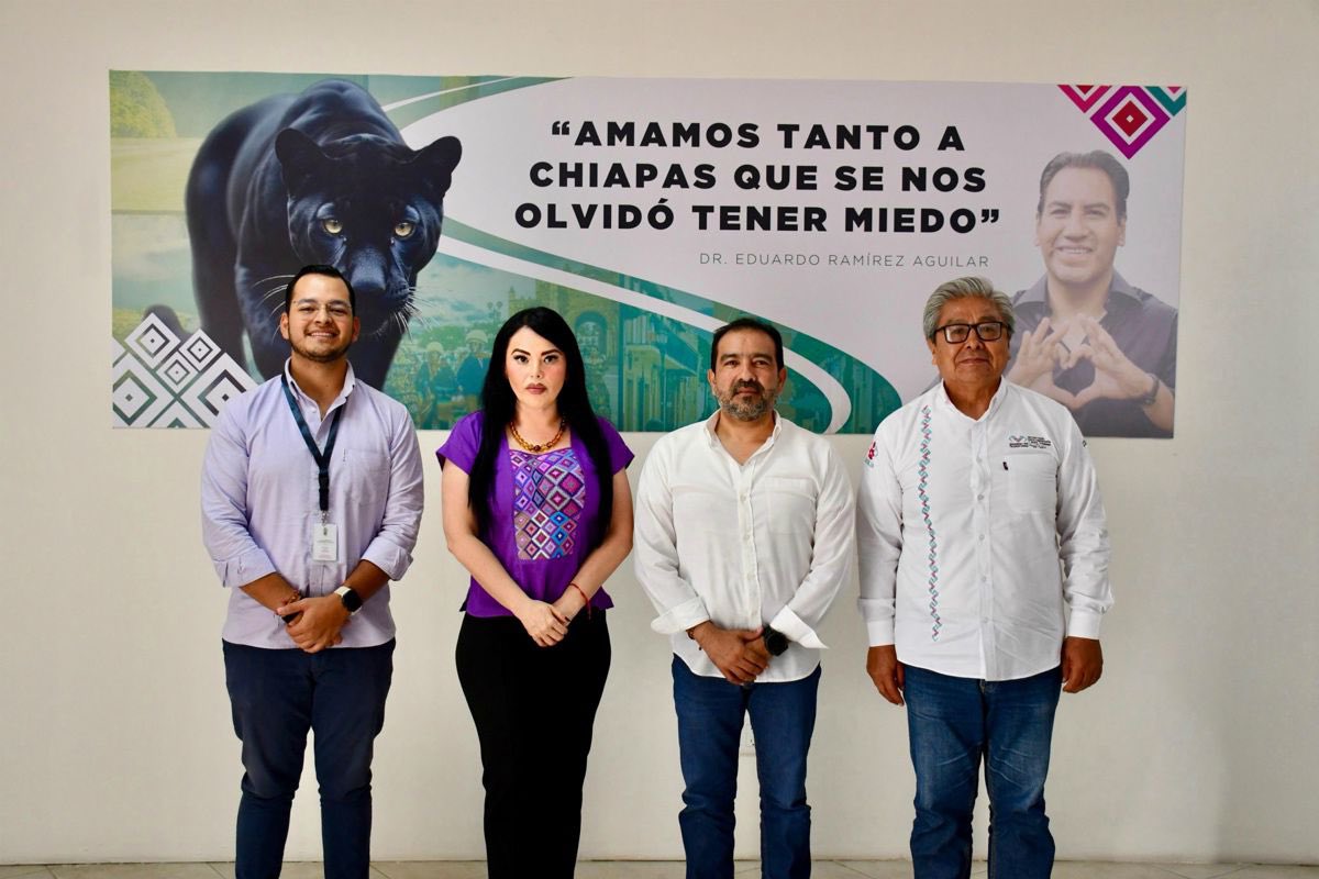 La secretaria Ana Laura Romero Basurto se reunió con el director gral. del @Icheja_chiapas Sergio David Molina Gómez, y el Coordinador de Comisarios y Despachos Externos, Luis Alberto Gutiérrez Chacón, para fortalecer la coordinación institucional y revisar temas de supervisión.
