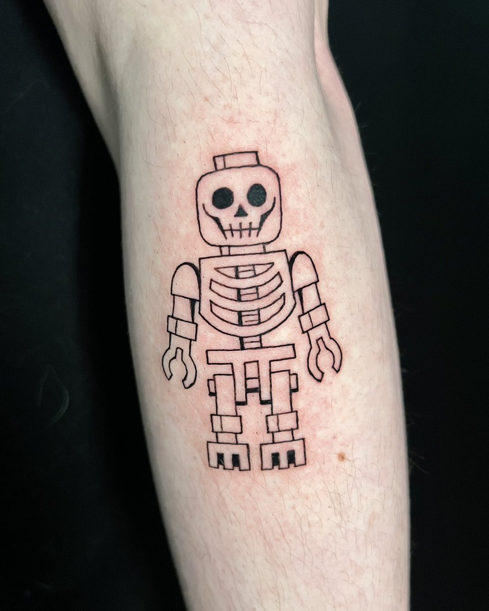 dustythesnowman's tweet photo. some silly guys I tattooed recently #tattoo #legoskeleton https://t.co/mfuNtDvxEM