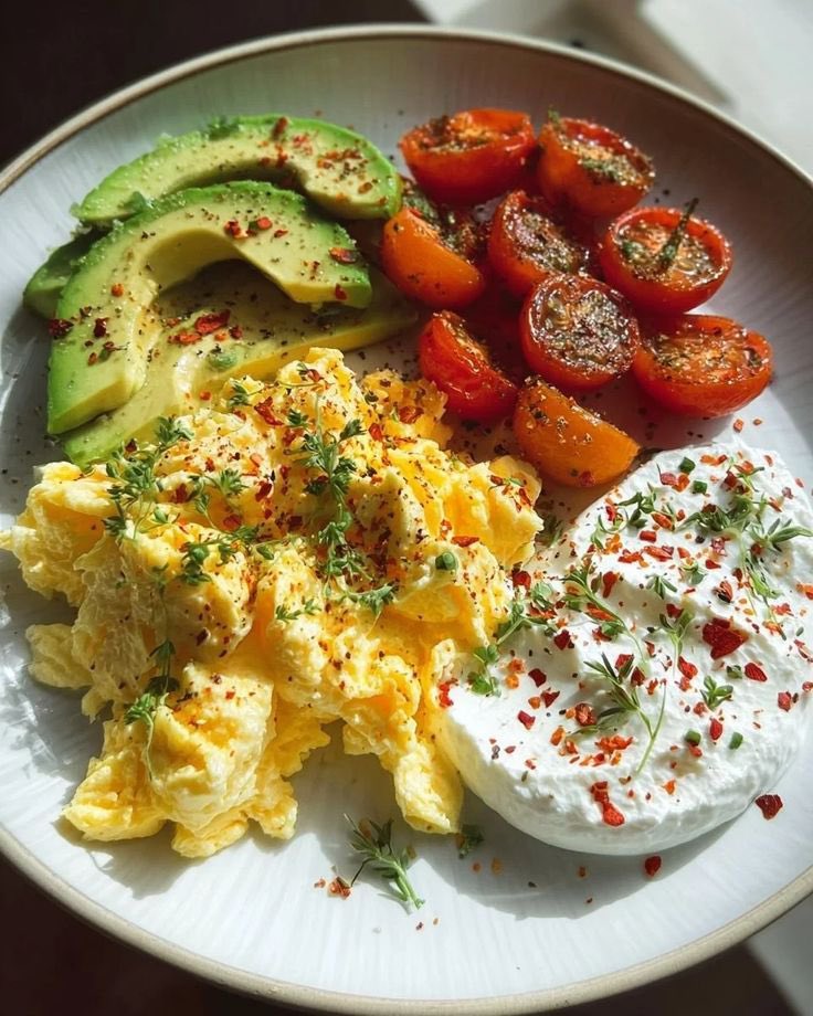 _herlore's tweet photo. healthy breakfast refuel🍓🍉 https://t.co/z2BfOq35wv