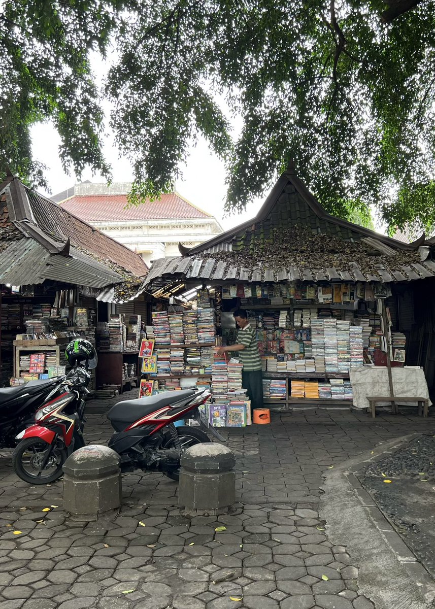 むーも tweet media