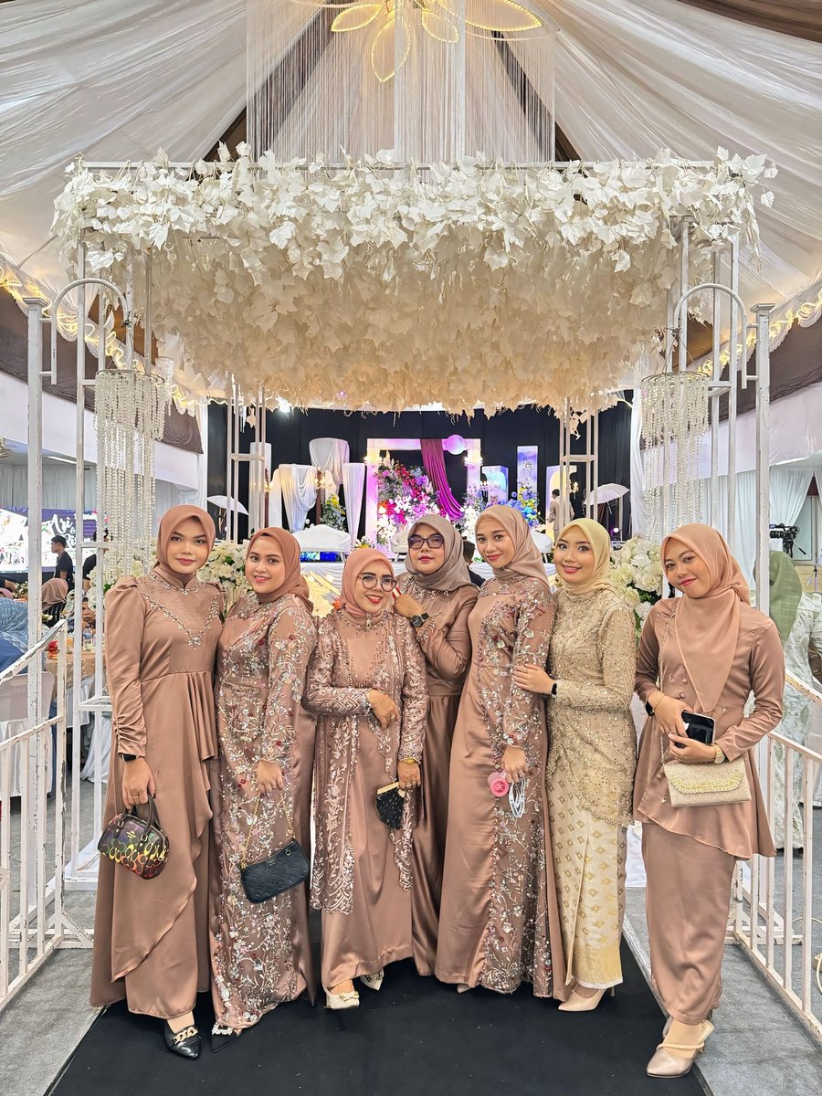 navyaddict26's tweet photo. Edisi kondangan dikeluarga suamiii ❤️ https://t.co/90kUpKU3vg
