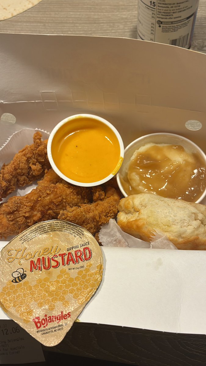 _co11in_'s tweet photo. Idk what’s in that honey mustard but it’s got to be illegal @SECcousinShane  😂😂 https://t.co/V9IbW4zZOv