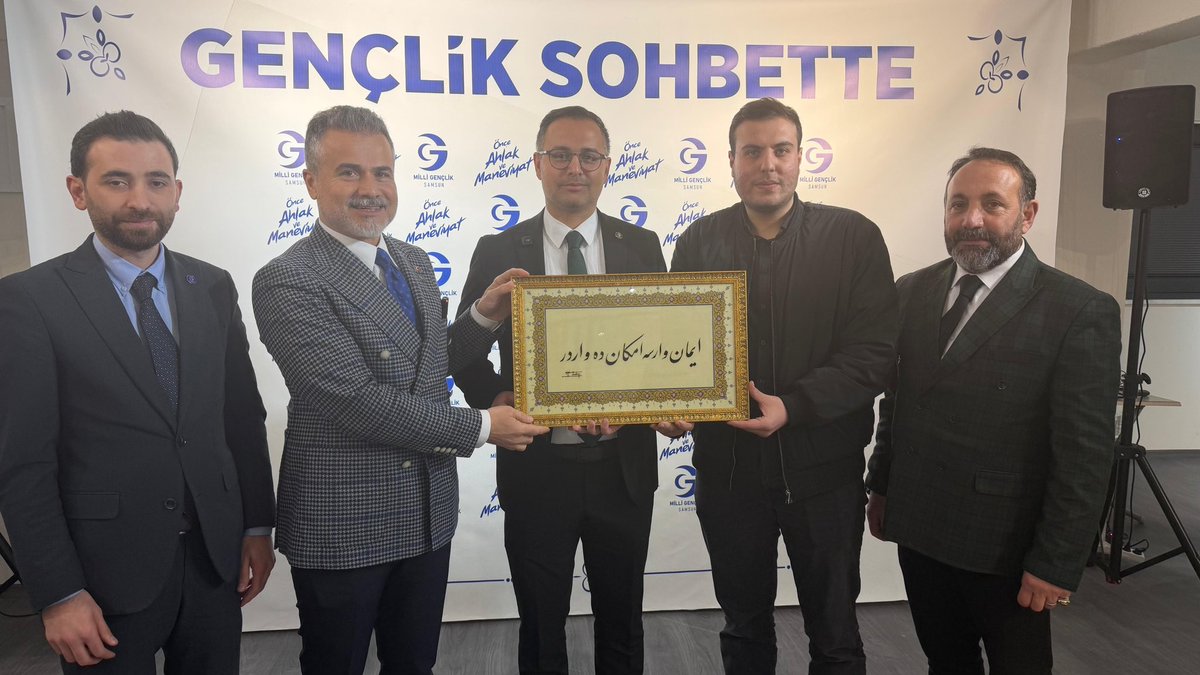 suatkilic's tweet photo. Milli Gençlik Derneği Samsun Şubesi’nin davetiyle, sahur öncesi üniversiteli genç kardeşlerimizle buluştuk, hasbihal ettik. Memleket meselelerine duyarlı ve şuurlu bir gençlik yükseliyor inşallah…

@milligenclikmgd  @mynsgonca https://t.co/dcAfu5wuKn