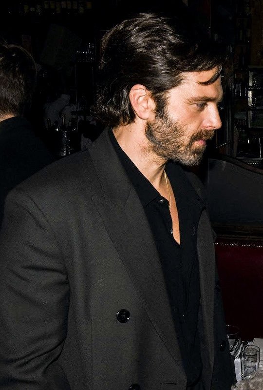 fowlerfiles's tweet photo. im mourning this great hair 🕊️ https://t.co/7uFKF74GNv