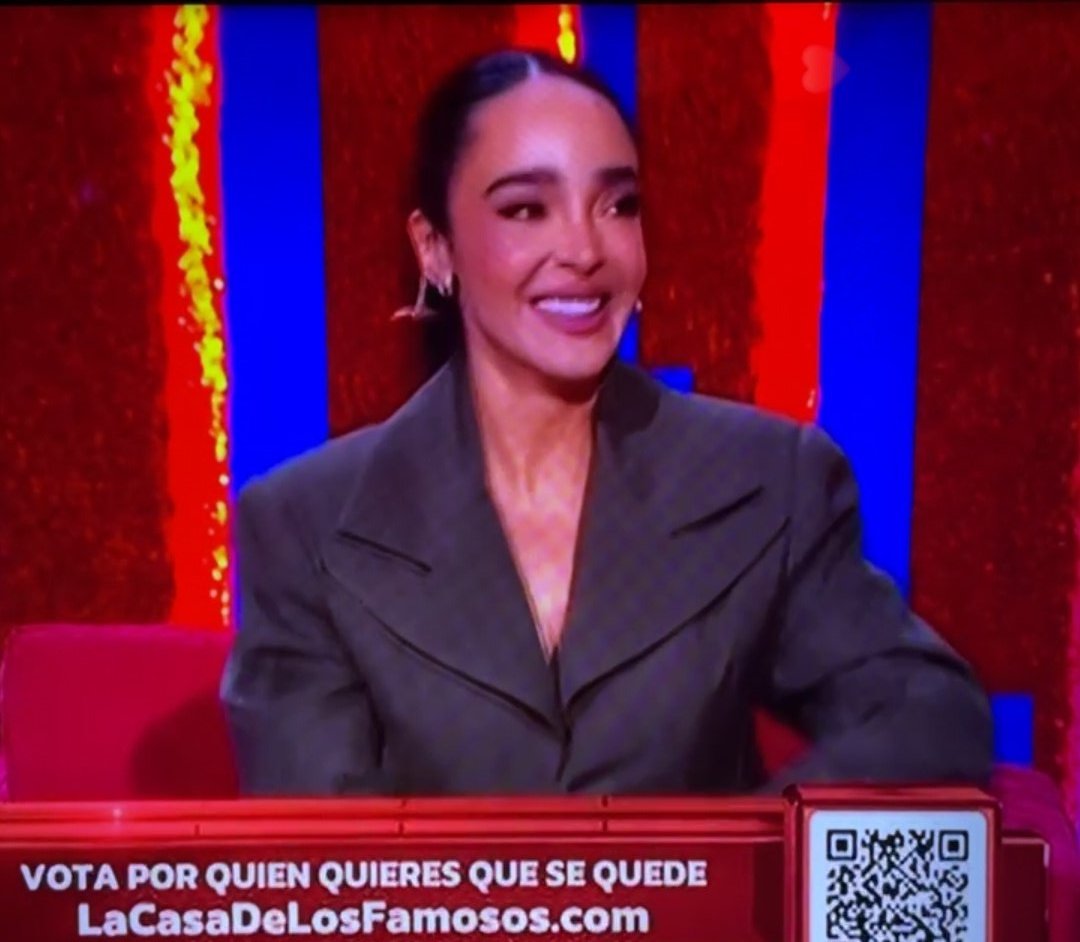 isaLaferte10's tweet photo. Obvio que estoy viendo la gala por mi panelista favorita Manelyk, #LCDLF6 https://t.co/fTybTZVyND