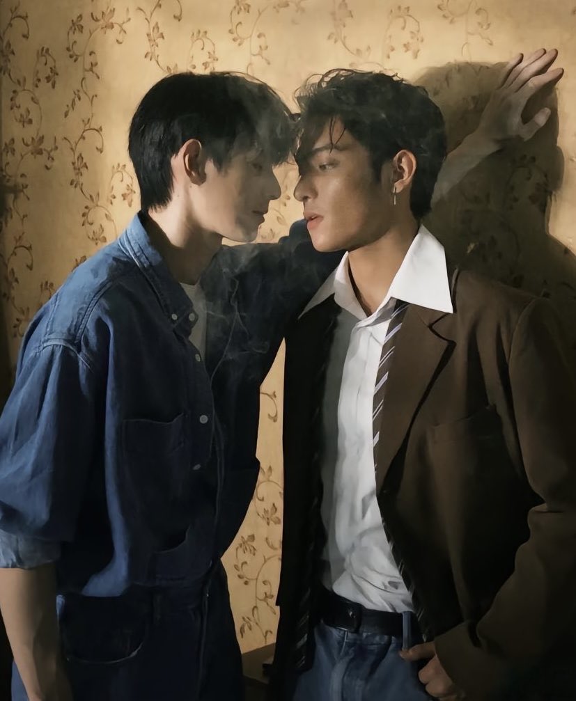 boyslovehub's tweet photo. 🚨 NEW CHINESE BL! He Changxi and He Yanchao star in the adaptation of the novel #SammysChildrensDay.

In the 1980s, a university student dreams of escaping the world of crime. But his fate changes when he gets involved with the vice-leader of a powerful gang. Amid conspiracies and power games, the two form a forced alliance for revenge, and love becomes the riskiest bet of their lives. Coming soon.