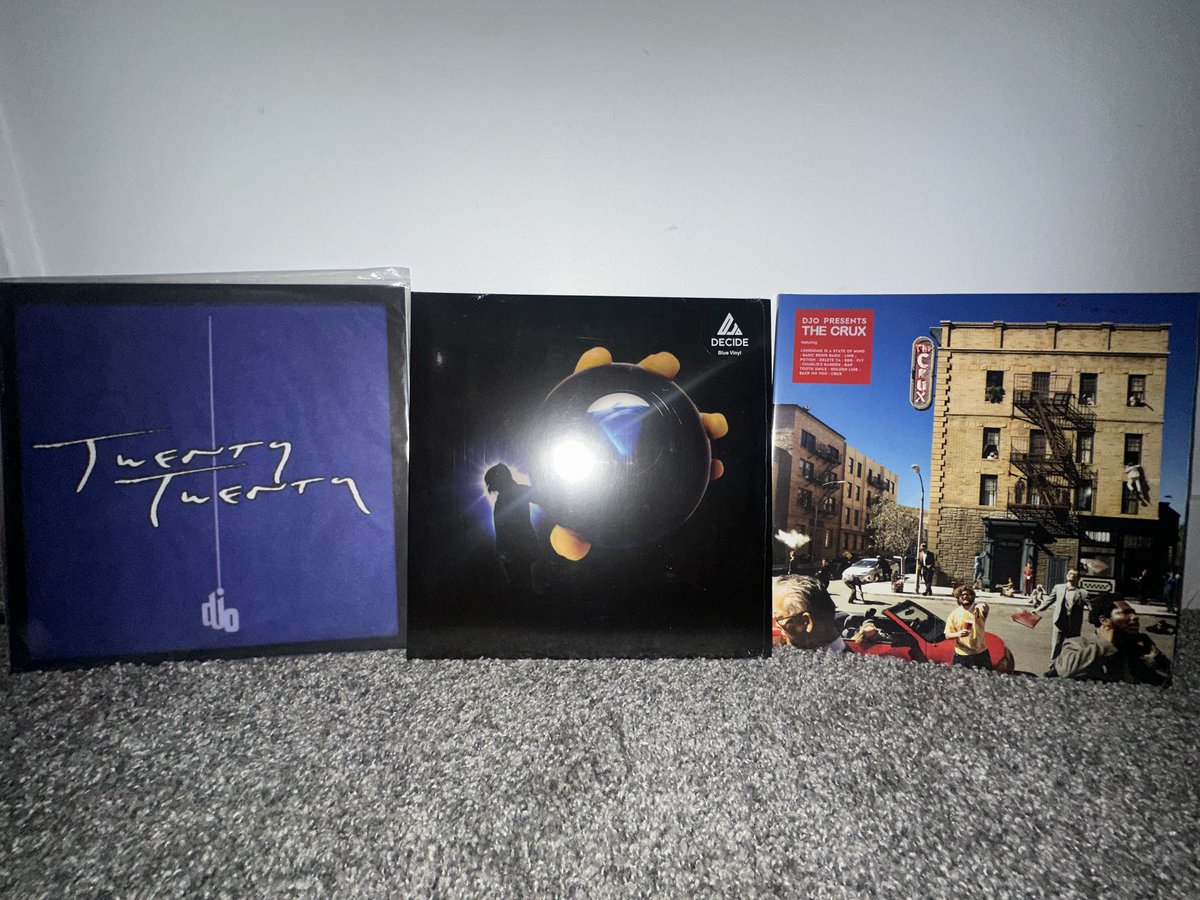 santzmaru's tweet photo. DJO MAIL DAY IM ACTUALLY TEARING UP THEYTE FINALLY MINE ASFHJR https://t.co/QGiGDg8XRg