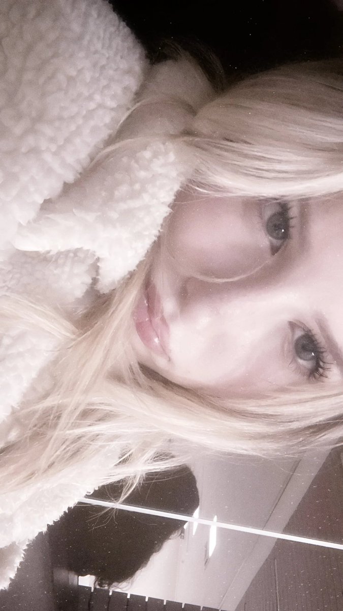 𝐴𝑛𝑛𝑒𝑙𝑖𝑠𝑒 𝐵𝑒𝑎𝑢𝑙𝑖𝑒𝑢 tweet media