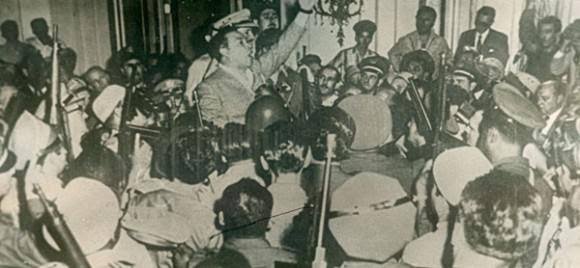 El 10 de marzo de 1952 se produce el golpe de Estado por Fulgencio Batista.
🇨🇺 #FidelCastro ante este hecho expresó: "hay tirano otra vez, pero habrá otra vez Mellas, Trejos, Guiteras. Hay opresión en la Patria, pero habrá algún día otra vez libertad". Sus palabras se cumplieron.