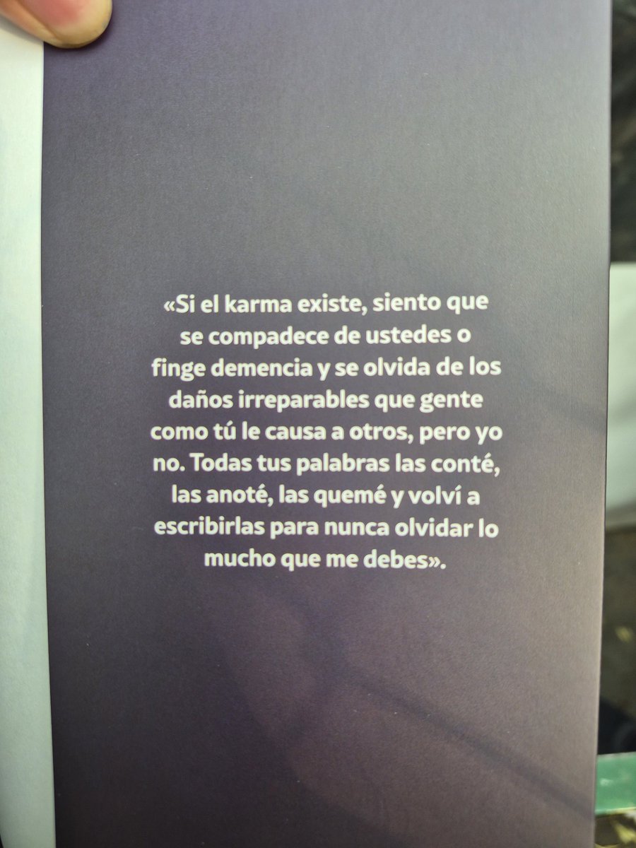 NurseDevoir's tweet photo. "Todas tus palabras las conté, las anoté, las quemé y volví a escribirlas para nunca olvidar lo mucho que me debes." 
🤌🔥 https://t.co/FwSVZ6rwXv