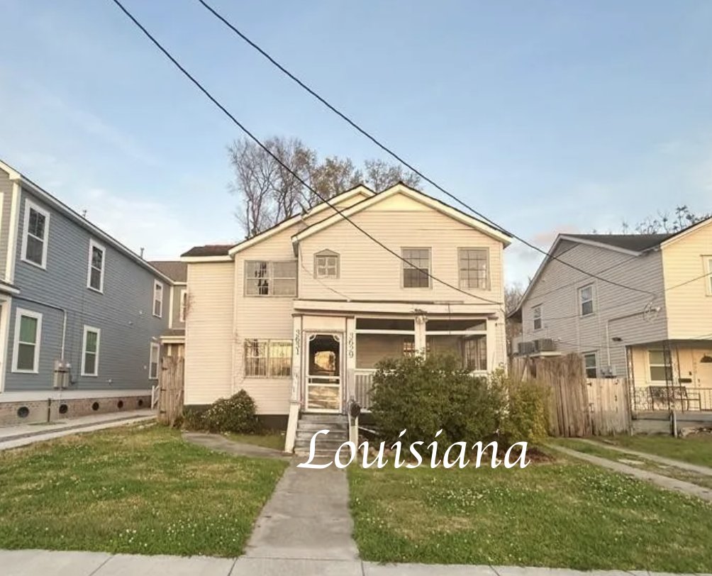 oldhouseunder50's tweet image. Functioning as either a #duplex or a large single-family residence, this #Louisiana property features two separate living spaces and dual climate control. 
oldhousesunder100k.com/spacious-duple…