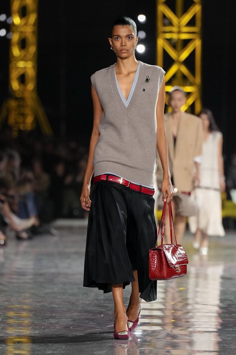 ميشا | FASHION tweet media