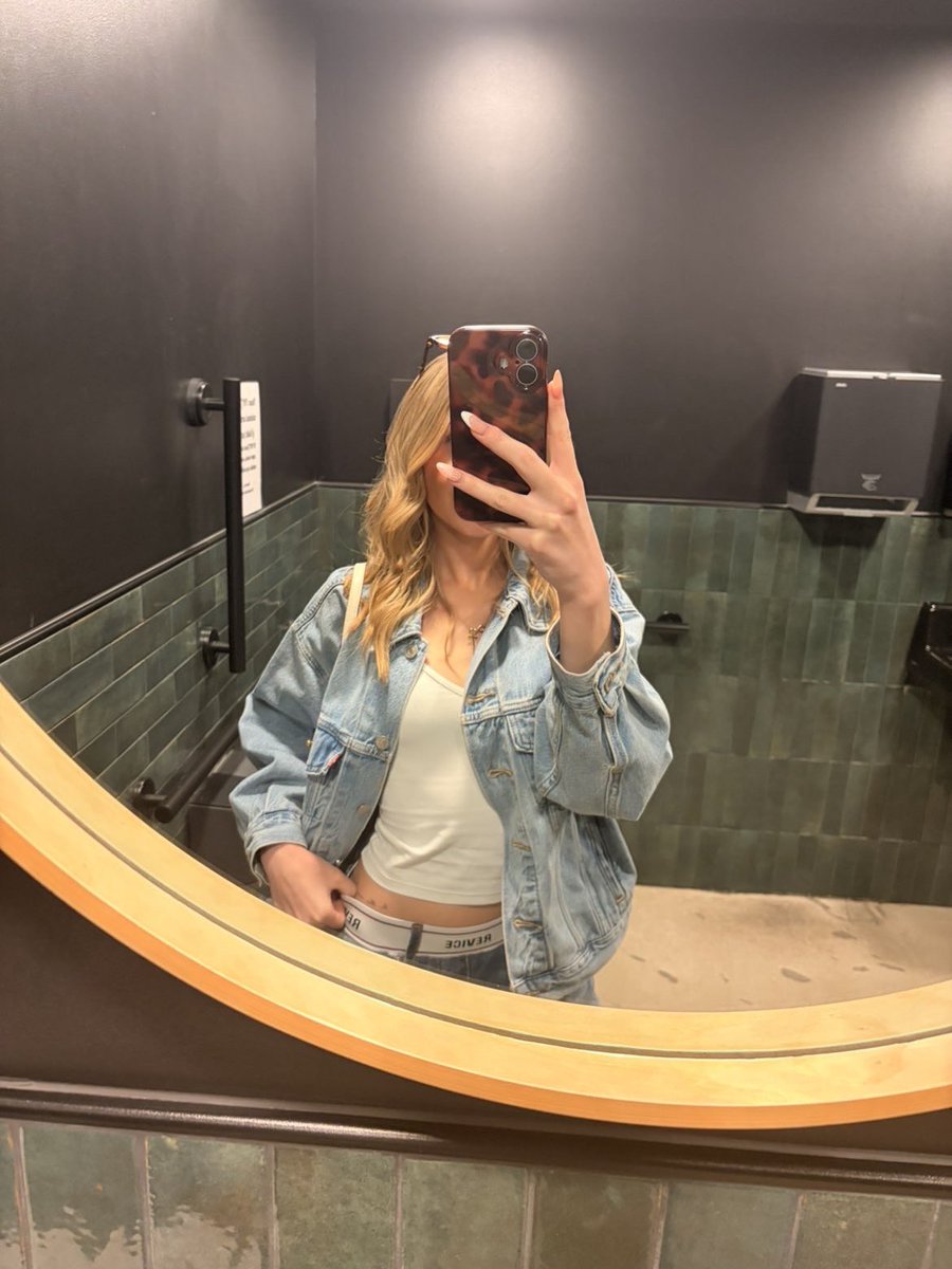 Goddess Sienna tweet media