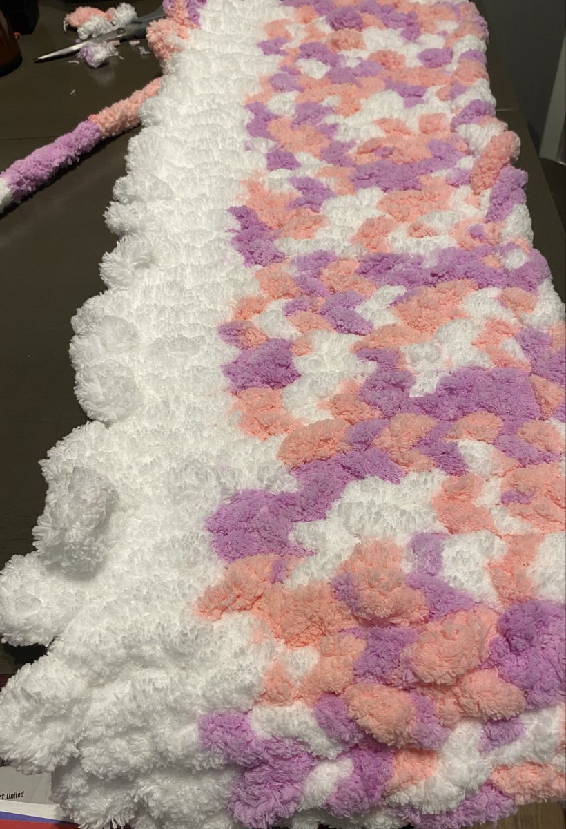 Dalton3252016's tweet photo. Throw number 2 has begun for granddaughter number 2! Different color scheme from first throw. #ChunkyThrow #ChunkyYarn https://t.co/YX9PfFWGE5