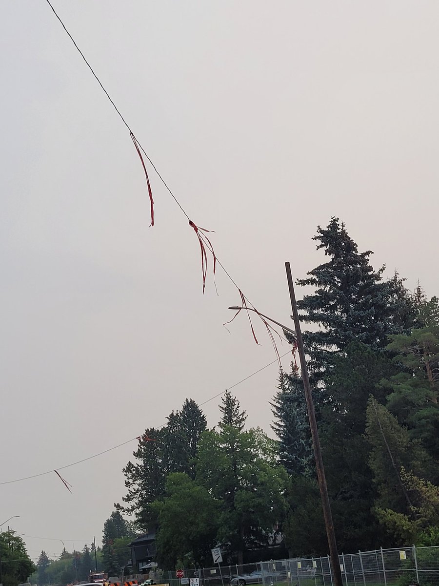 Utility_Safety's tweet image. Heads up, Alberta! When you’re working in a #Construction zone, remember: not all #Utilities are underground. Stay alert and keep an eye out for overhead lines. Let’s keep each other safe! #looklocateandlive #wherestheline #SafetyFirst #Alberta #UtilitySafetyPartners