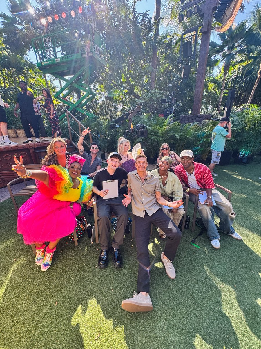 Ryan Seacrest tweet media