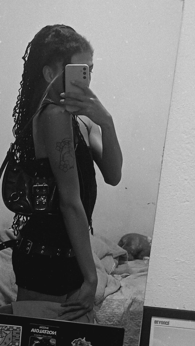 foxyboxx's tweet photo. Você aceita ser dominado(a) por mim? https://t.co/KbTRjkVwBq