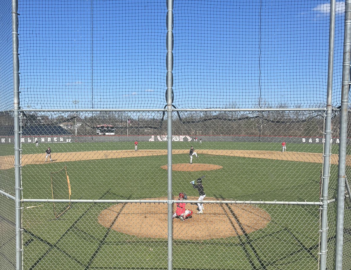 CoachTutin's tweet photo. Everything in life is better when you get to play baseball!! Beautiful day for an intrasquad scrimmage. Another day to compete, get better, and just keep building the story. Let’s go Highlanders! #UnfinishedBusiness #LFTFFT https://t.co/7gOSkbR5tY