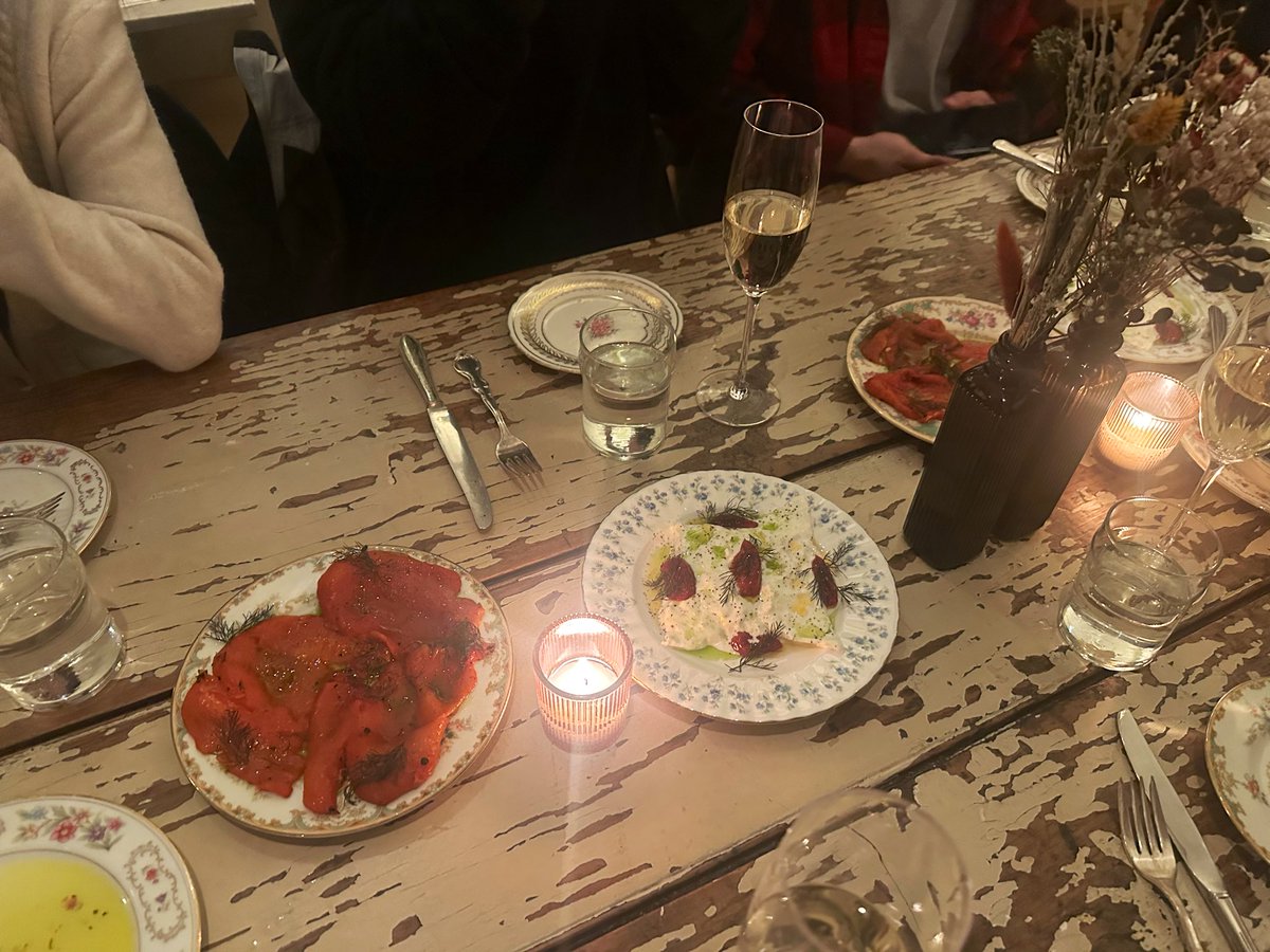 little_r0bot's tweet image. twitter photo enhancement filter 
📍sullaluna