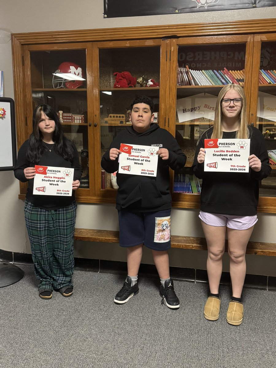 MacMiddlePups tweet media