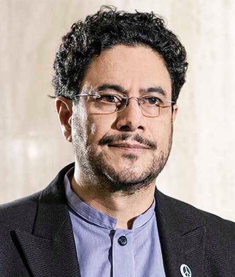 ¿Por quien votarías?

🔁 Paloma
❤️ Iván

💬 Comenta 👇