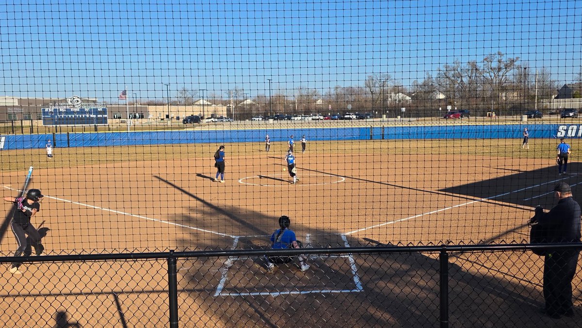 LZHS Softball tweet media