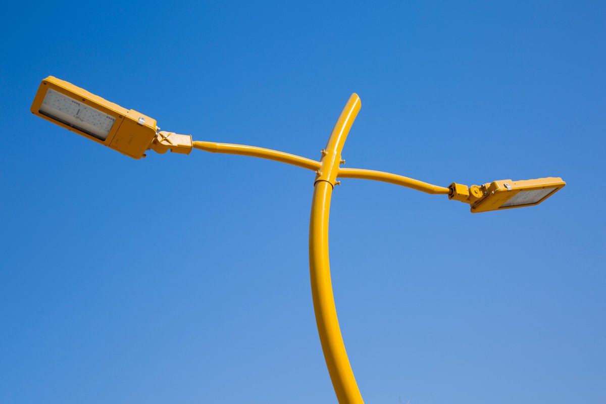 GemmaLighting's tweet image. As a true UK manufacturer of LED lighting with a full R&amp;amp;D facility, we can provide custom solutions with competitive lead times. Here we supplied curved columns with gold #LEDstreetlights to the Dubai Government. Call today on 0800 999 5201 or email sales@gemmalighting.com.