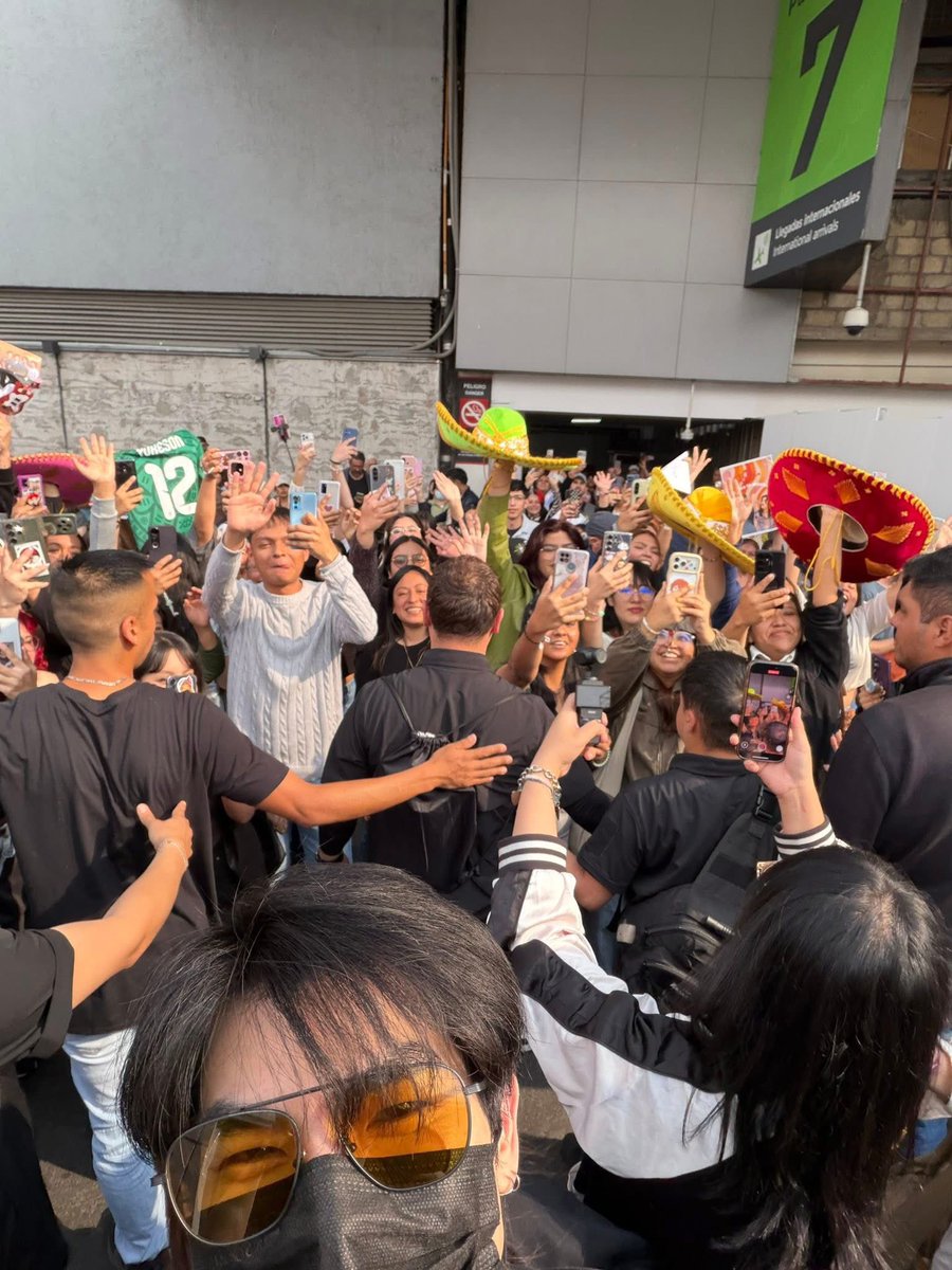 Lovely Mile 🫶🇲🇽💚 #MilePhakphum