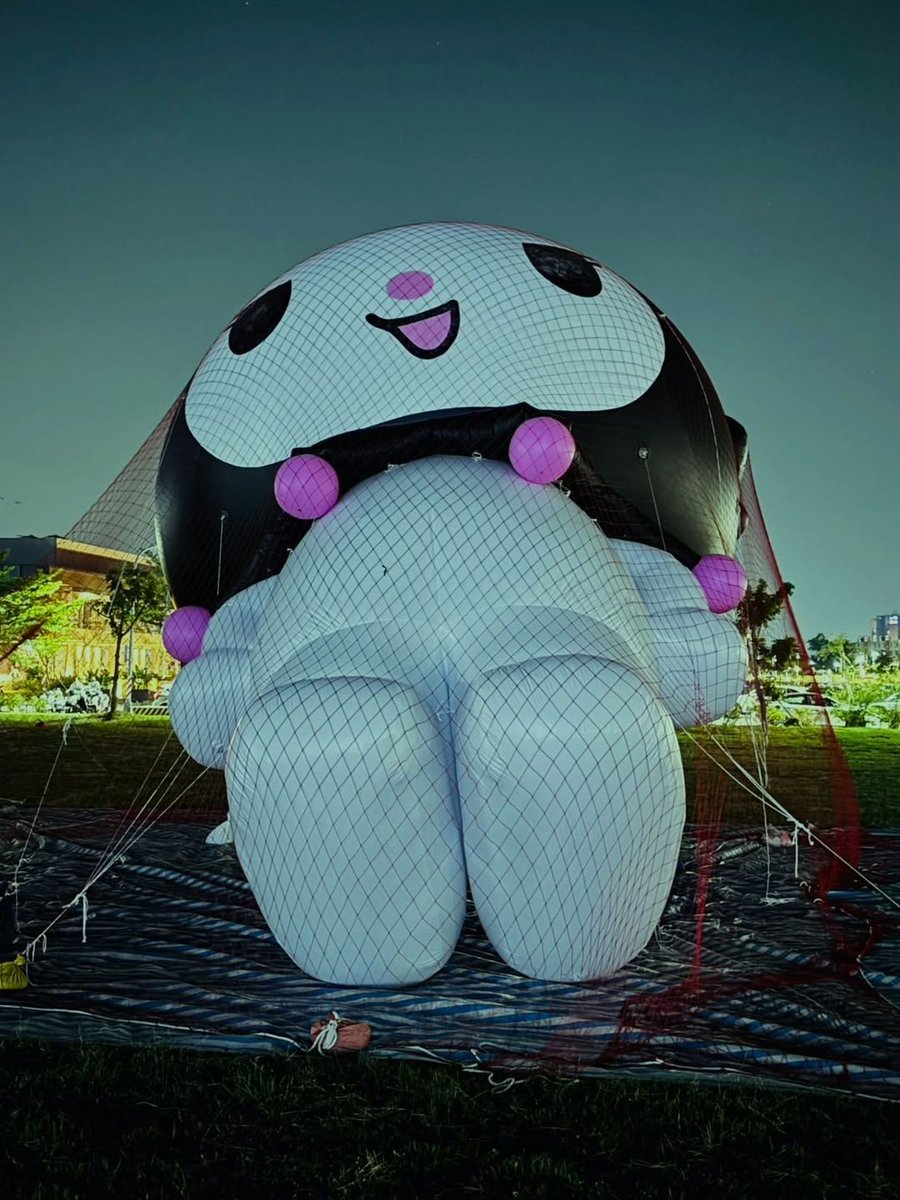 Truth of life: nothing a bite of pizzacan't fix; if one can't, take two。nutrient-rich！🚤