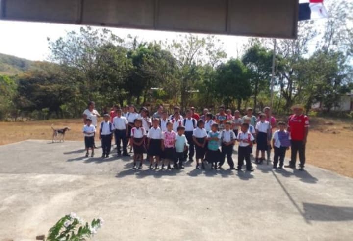 Preocupados se encuentran  padres de familia del Centro Educativo Primario Cuay Abajo, en el distrito de San Francisco, en Veraguas, debido a que sus hijos aún no han podido iniciar clases, a pesar de que ya transcurre la segunda semana del año escolar 2026.

Acudientes afirman