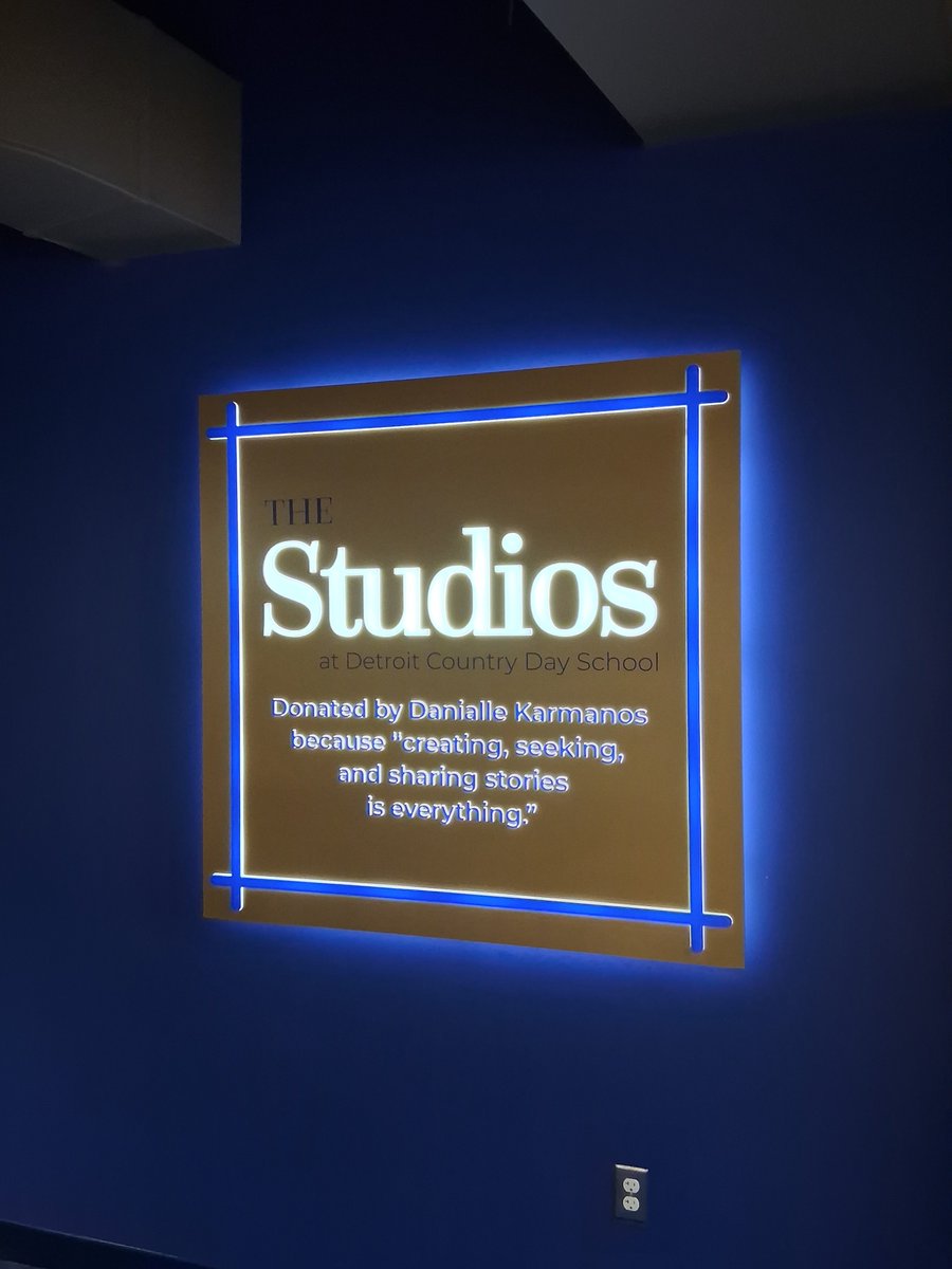 Folktellers's tweet photo. Thanks to Brett Salamin and our new friends at @DCDSchool  who were such gracious hosts today, allowing us to tour their incredible studio facilities. Who knows what the future will bring! #movies #literacy #studentpower https://t.co/UQB0PolYDv