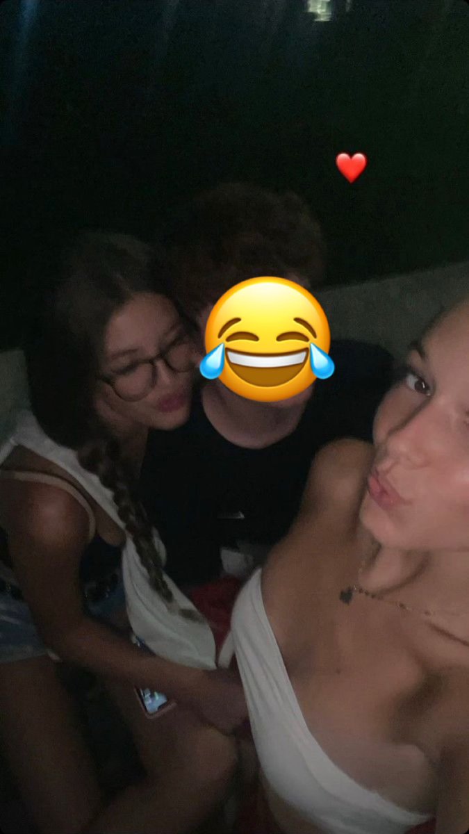 Lucilegrv's tweet photo. mon bodycount il a triplé en 3 mois et celui de ma pote aussi on enchaine les plan a 3 😂 https://t.co/cVxZGi1WzC