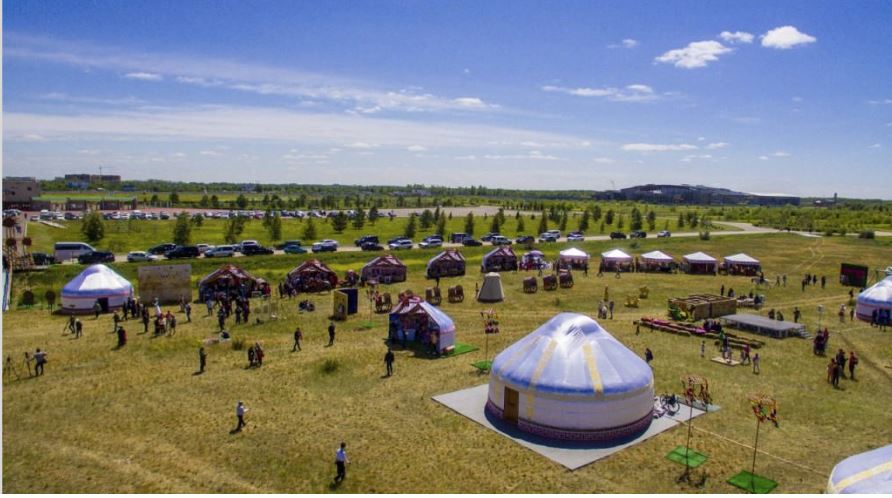 PurpleRain__Ar's tweet photo. "Cultural Heritage" of #azerbaijan...the Influence of Nomadic Traditions on national identity... #Artsakh? Well, it's never seen a yurt....only #Armenians, their Churches, Castles...&amp; Ancient, Rich Historical Heritage!🇦🇲... https://t.co/OlKnU9rgis