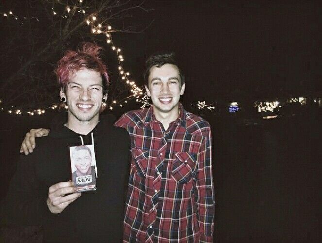 ǝsøɹ ɯøpuɐɹ 🍊⭐️ tweet media