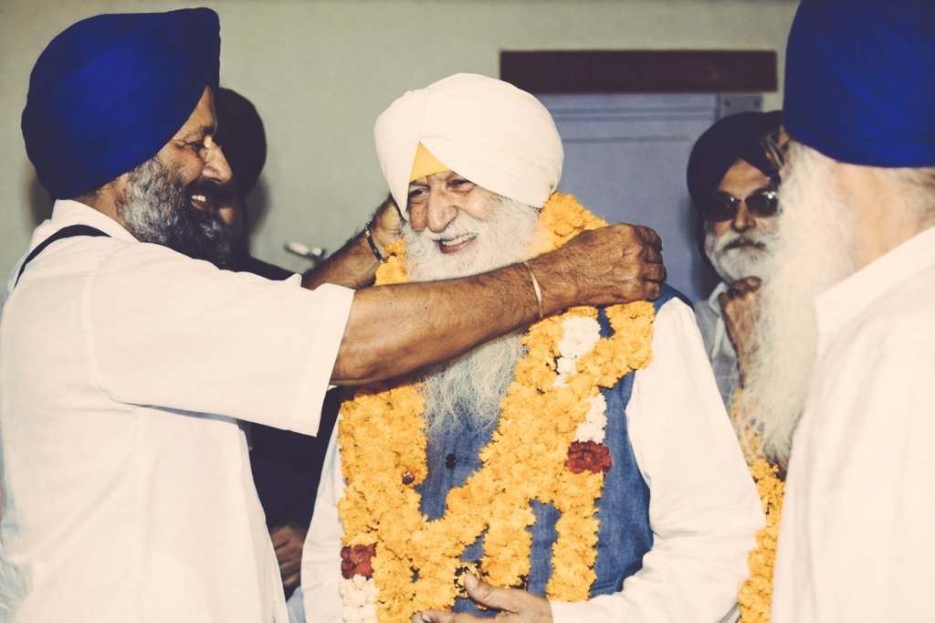 On October 22, 2003, Jagjit Singh Chohan, President of the Khalsa Raj Party, &amp; his supporters honored Darshan Singh Pheruman by displaying his portrait following ardas at Akal Takht. The SGPC secretary subsequently presented Chohan with a siropa at the SGPC information office.