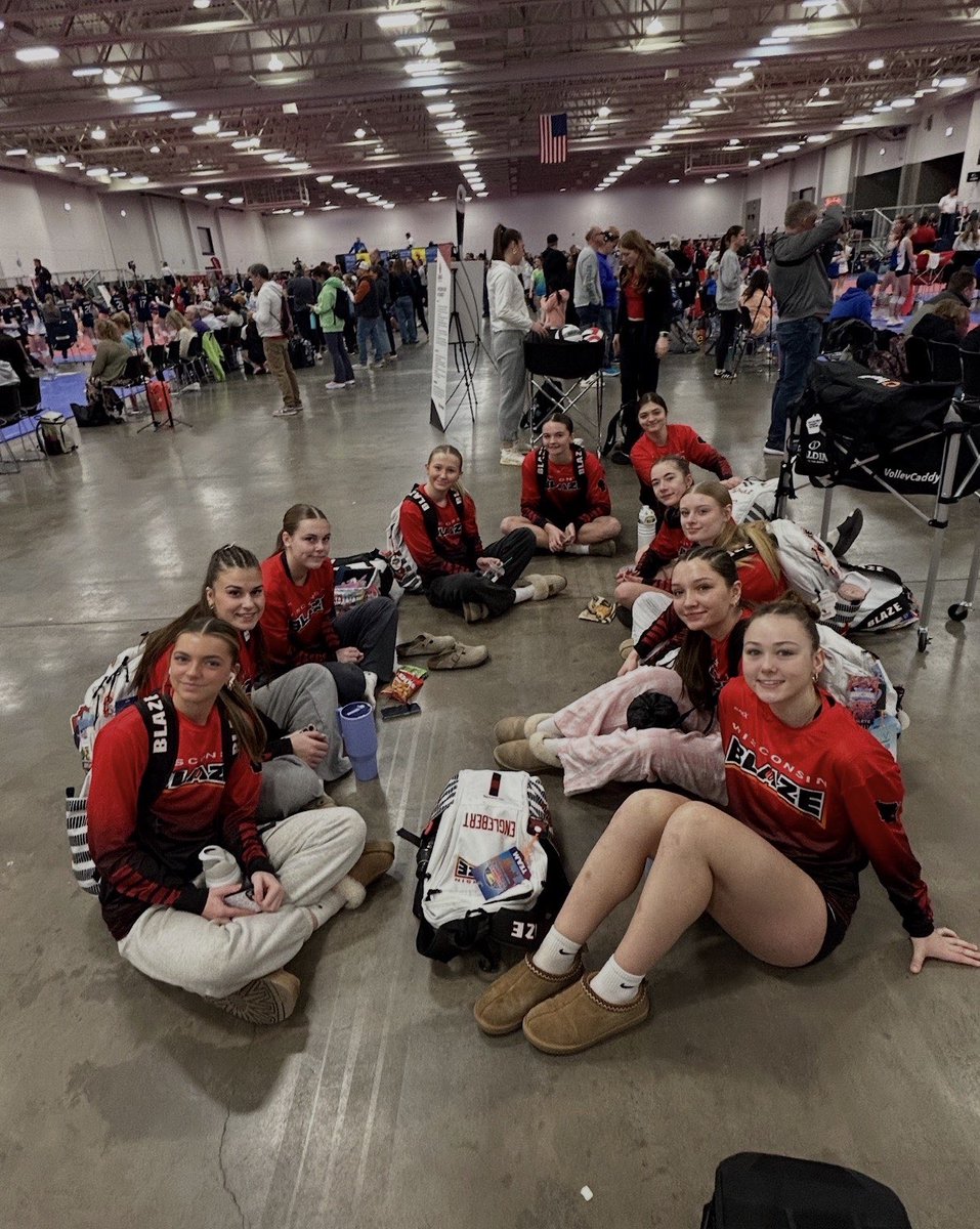 wiblazevb's tweet photo. Congrats to our 16U Black team on WINNING Badger Region Championships (6-0) in the Club division. https://t.co/aF5ZMl2fEJ