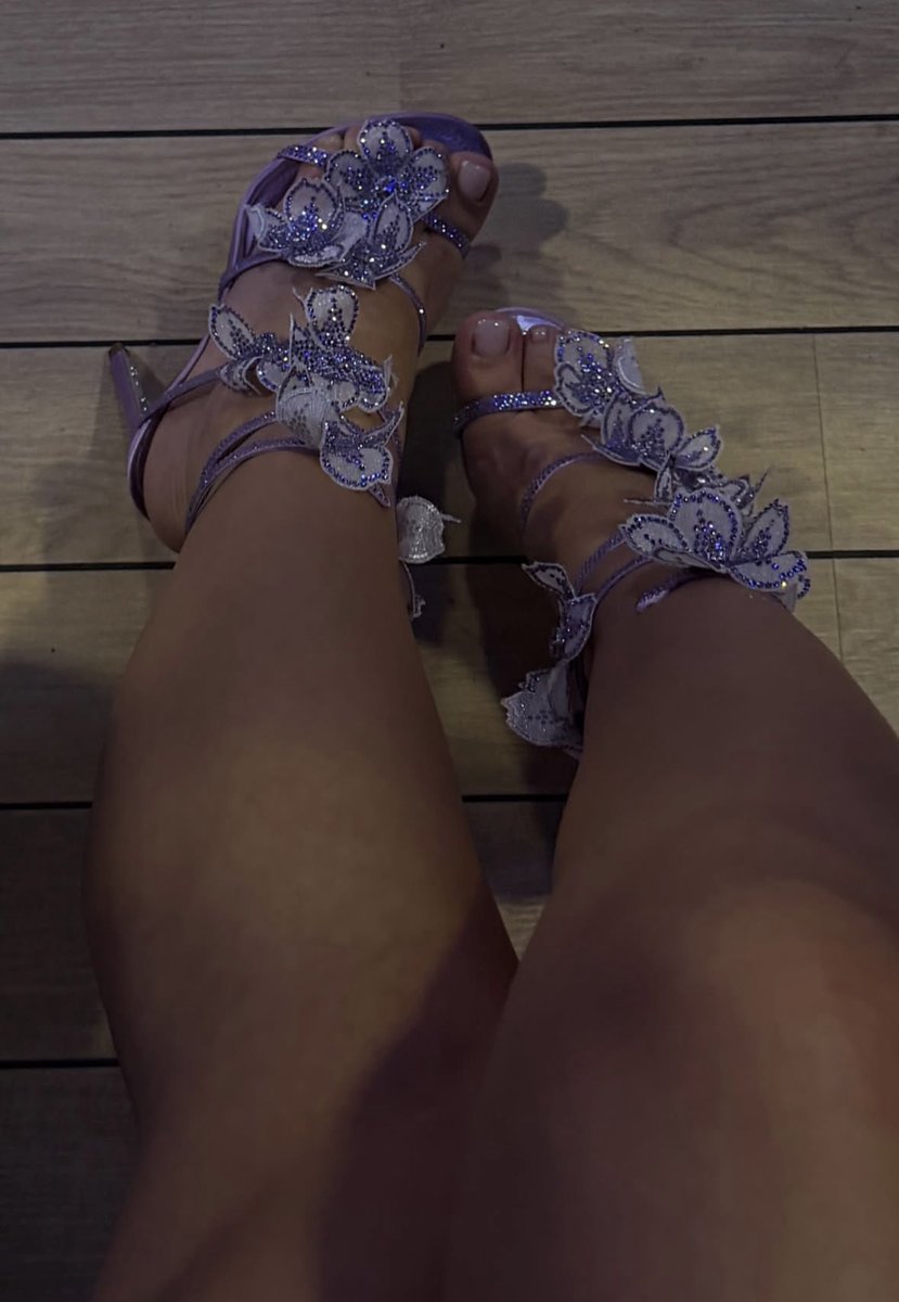 AngelicDrips's tweet photo. Parish fashion week isn’t ready https://t.co/C8LeCbWply