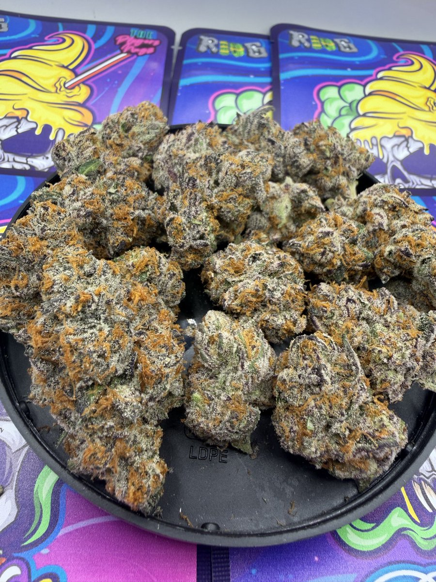 ThePlayerzNugz's tweet photo. Haribo x Lobster Butter 🧸🦞 https://t.co/gmf5LdVRsM