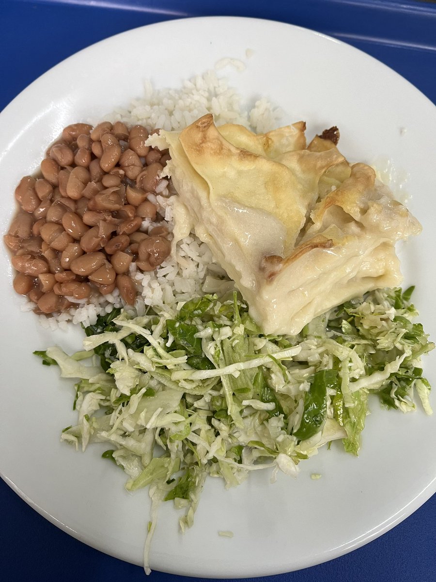 wtftaehope's tweet photo. as misturas deixaram a desejar mas a comida tava ótima amo beterraba #beterraba #rutwt #bandejaotwt #amo https://t.co/0tWzbrEMD8